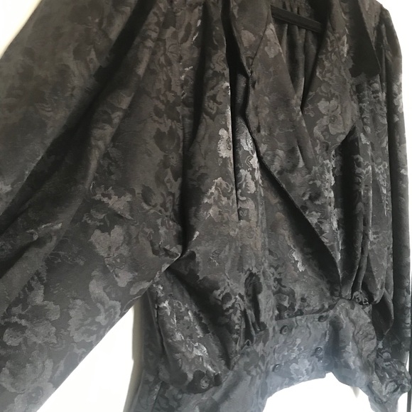 Beautiful Black Floral Blouse - Picture 4 of 6